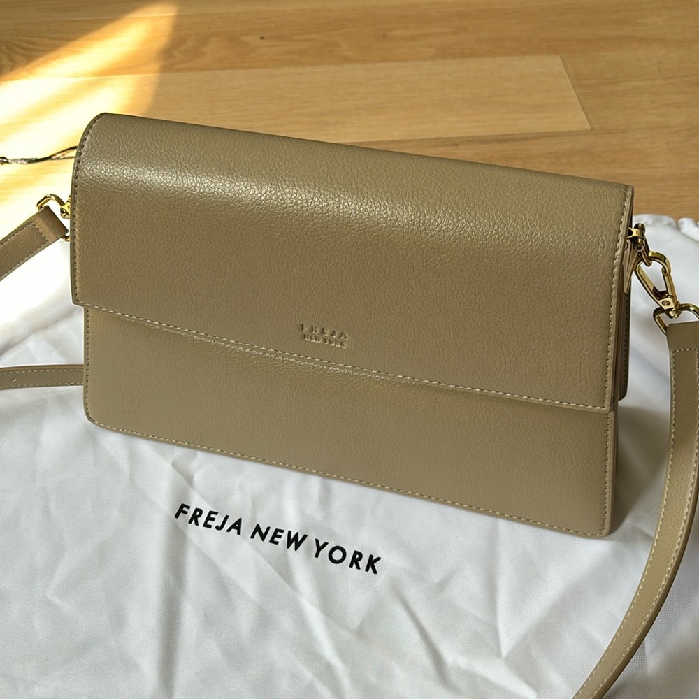 Freja Shoulder Bag (Latte)